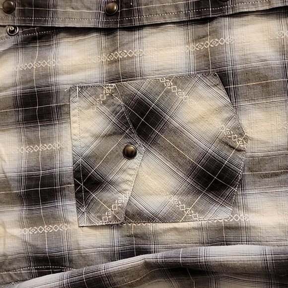 AEO pearl snap button down shirt - Picture 5 of 7